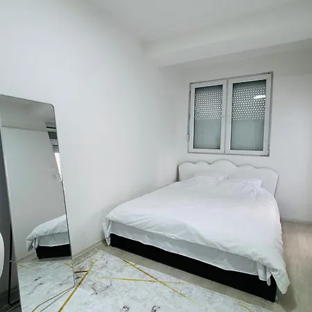 Center - Old Town - Old Bazaar - 2 Bdr, 1 Living Daire *