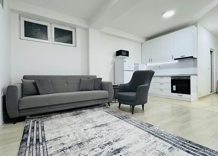 Center - Old Town - Old Bazaar - 2 Bdr, 1 Living Apartment *